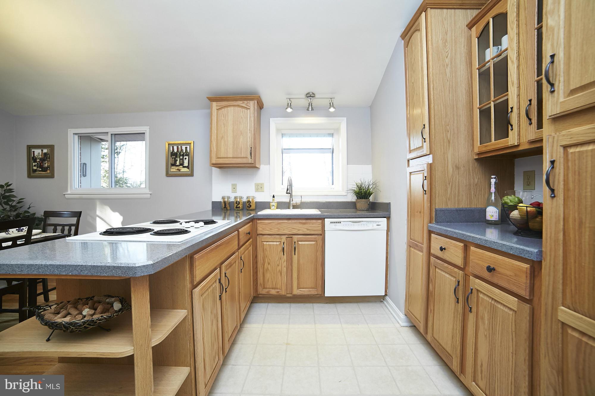 915 Cromwell Bridge Road Towson, MD 21286 - Photo 22 of 30 Kitchen