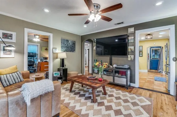 $3,300 | 9235 East Lake Highlands Drive, Dallas, TX 75218