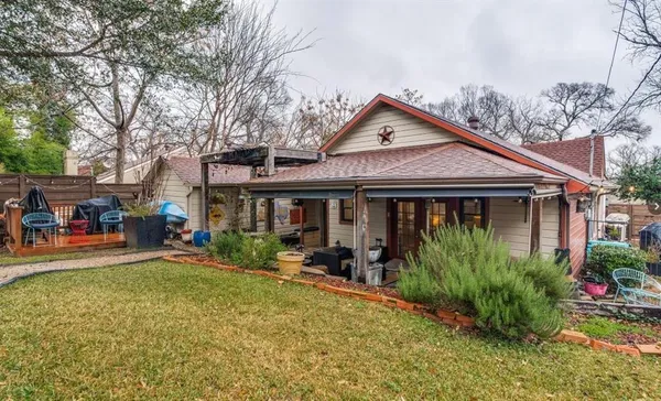 $3,300 | 9235 East Lake Highlands Drive, Dallas, TX 75218