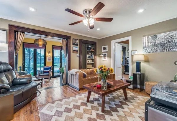 $3,300 | 9235 East Lake Highlands Drive, Dallas, TX 75218