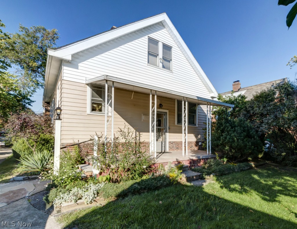18102 Neff Road Cleveland, OH 44119 - Photo 23 of 25 Relax on the back patio...