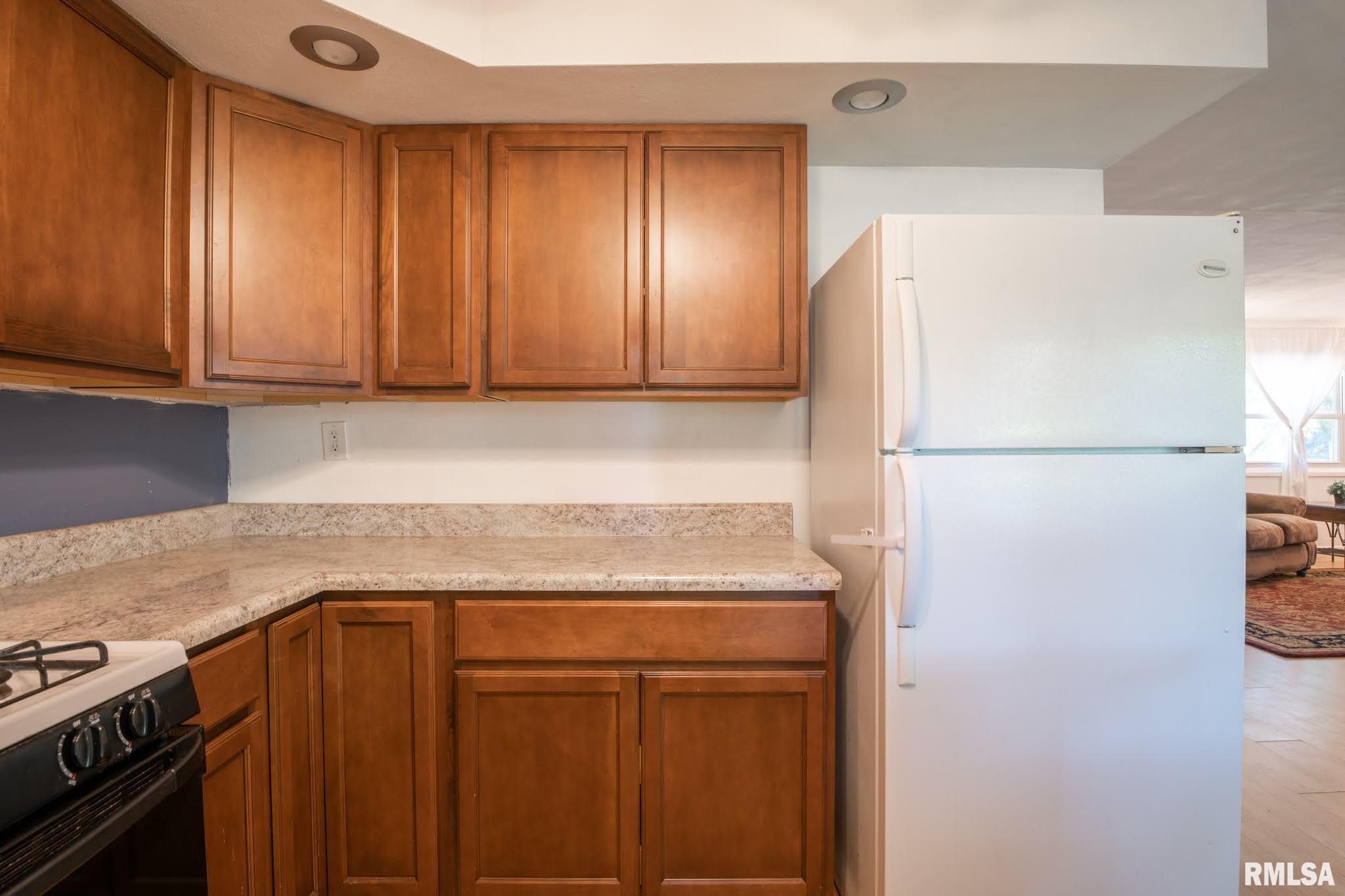 5527 North Hamilton Road Peoria, IL 61614 - Photo 16 of 48 Gallery Image 16