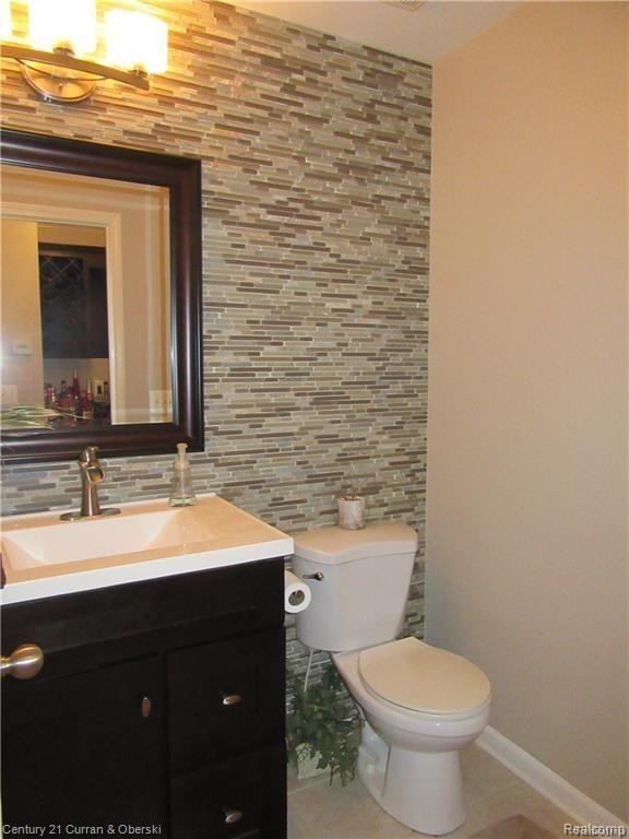 21149 Bryce Court Romulus, MI 48174 - Photo 15 of 32 Bryce Half Bath.jpg