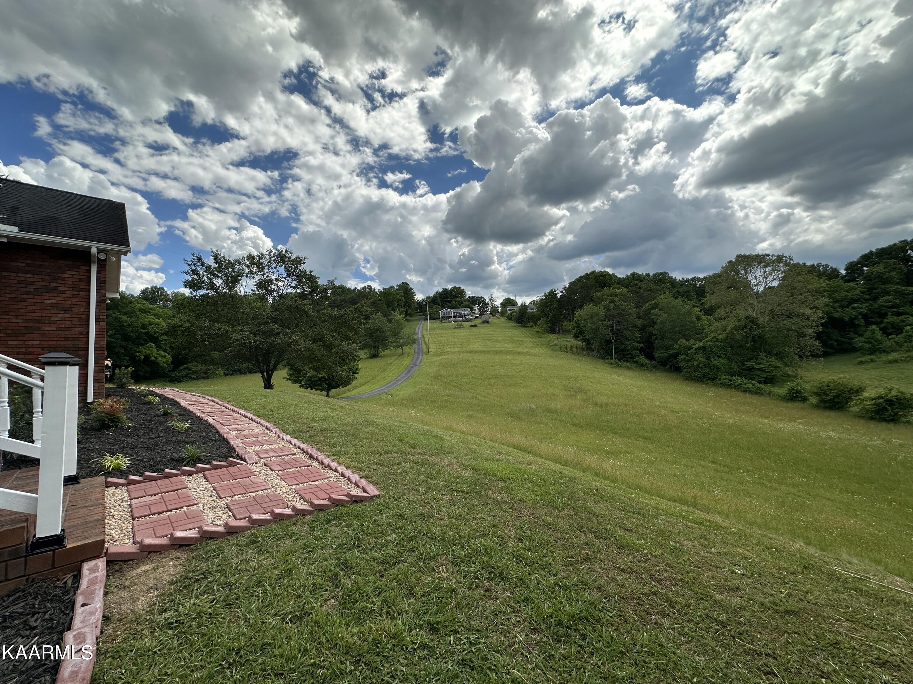 368 Peach Orchard Road Clinton, TN 37716 - Photo 5 of 32 IMG_8796