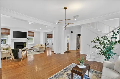 $775,000 | 59 Fontainebleau Drive, New Orleans, LA 70125