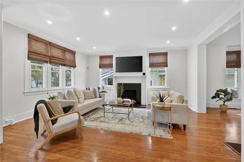 $775,000 | 59 Fontainebleau Drive, New Orleans, LA 70125