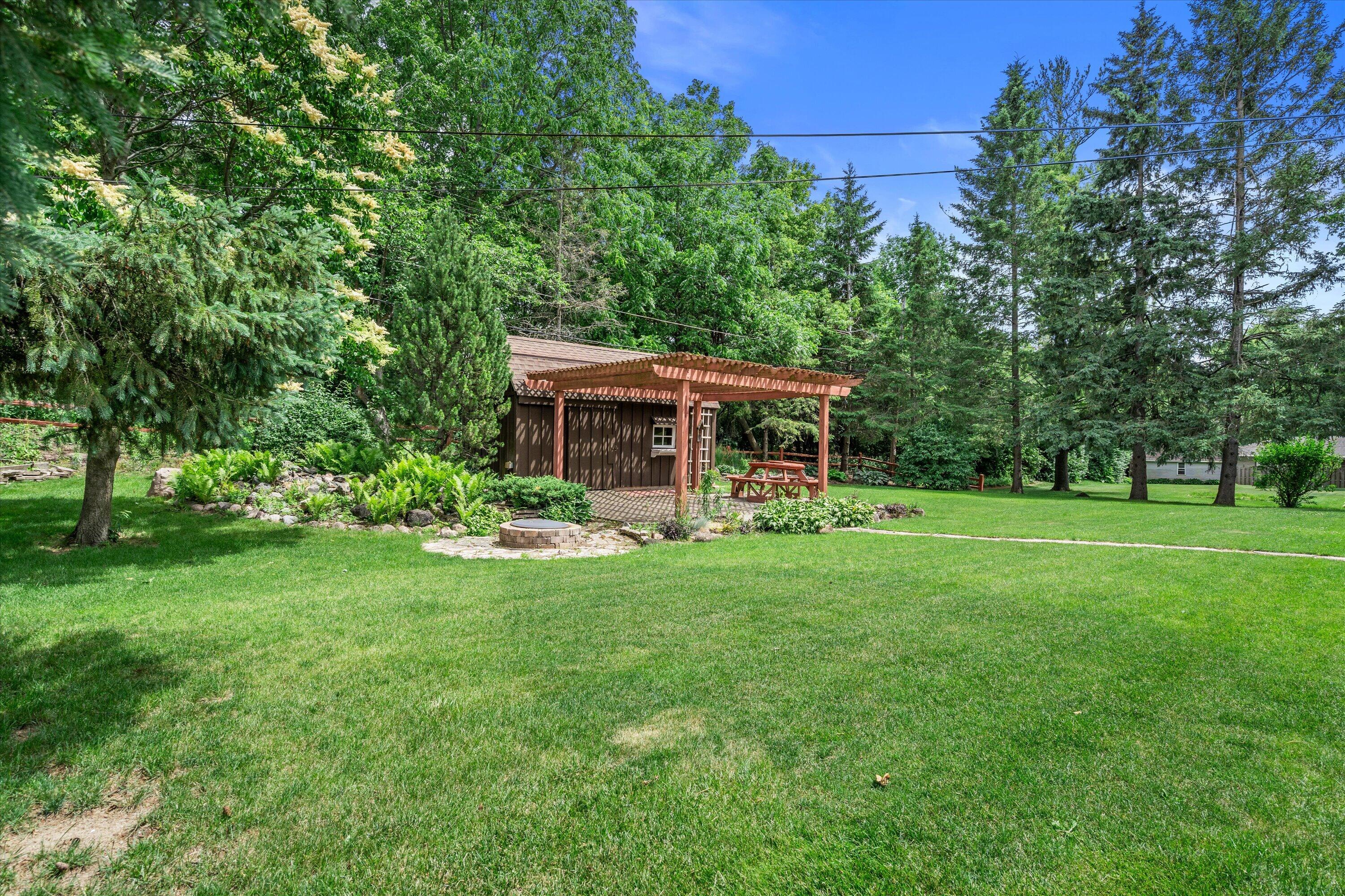 W136N8704 Esquire Road Menomonee Falls, WI 53051 - Photo 34 of 36 Shed