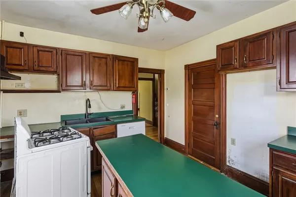$1,200,000 | 20 Fair Street, Newport, RI 02840