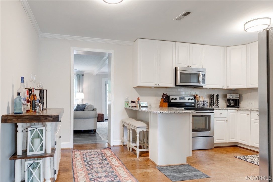 1313 Foster Road Richmond, VA 23226 - Photo 10 of 26 Looking toward the family room addition