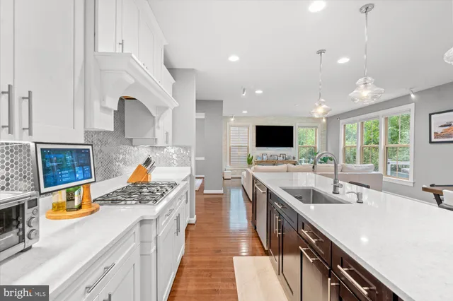 $1,544,900 | 9091 Bear Branch Place, Fairfax, VA 22031