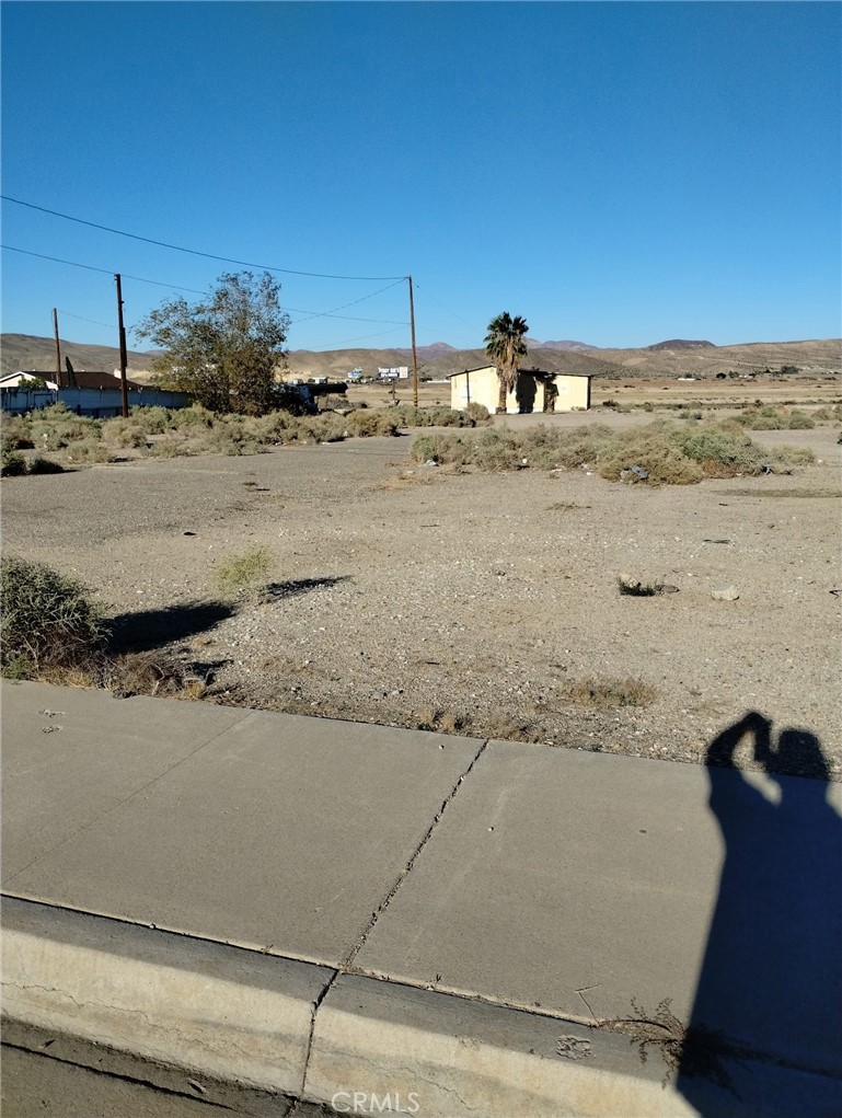 1613 Riverside Drive Barstow, CA 92311 - Photo 12 of 14 a view of ocean view