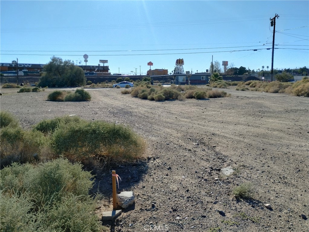 1613 Riverside Drive Barstow, CA 92311 - Photo 10 of 14 a view of a town with barn