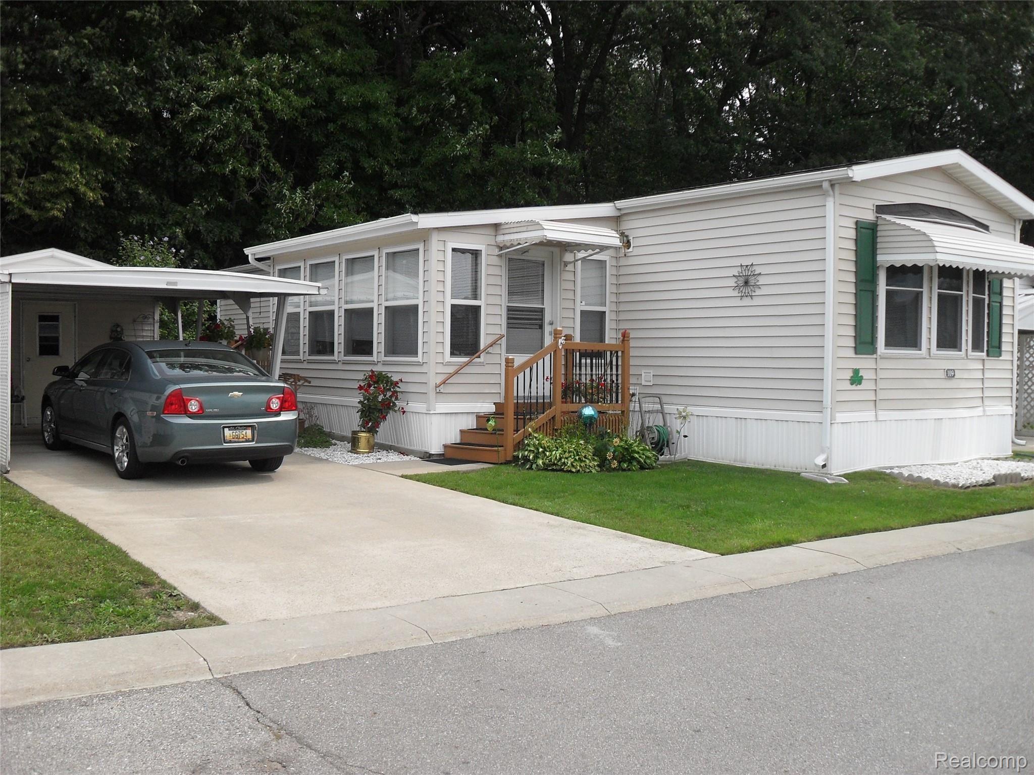 3333 Ravenswood Road Marysville, MI 48040 - Photo 1 of 12 SDC12909.JPG