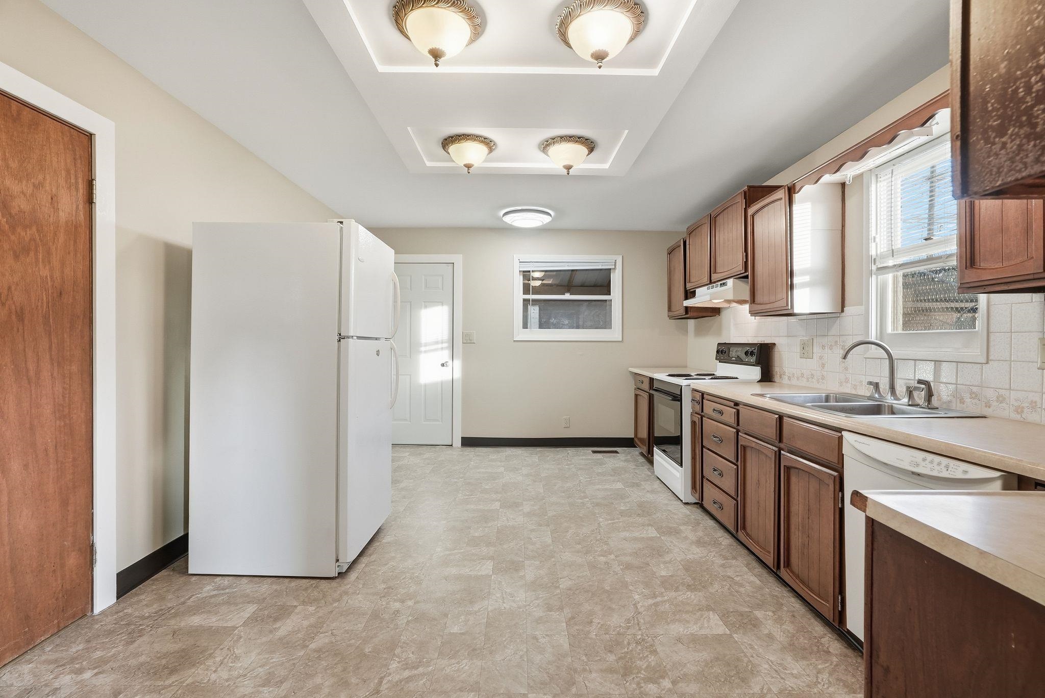 907 West Fairview Avenue Spokane, WA 99205 - Photo 3 of 16