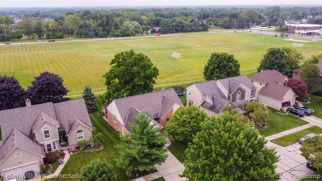 3137 Courtfield Drive Rochester Hills, MI 48309 - Photo 10 of 60