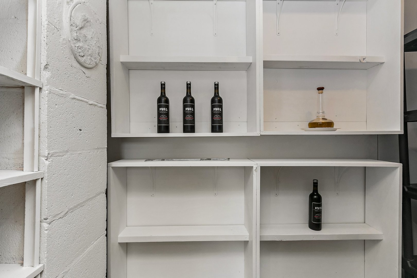 1037 North Harrison Street Algonquin, IL 60102 - Photo 10 of 46 a close view of cabinet