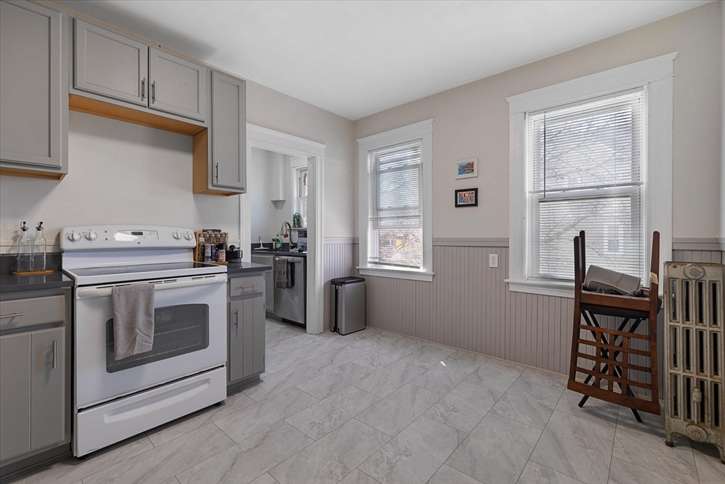 39 Boyd Street Worcester, MA 01606 - Photo 3 of 36