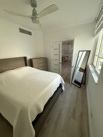 $3,700 | 5005 Collins Avenue, Unit 1525, Miami Beach, FL 33140