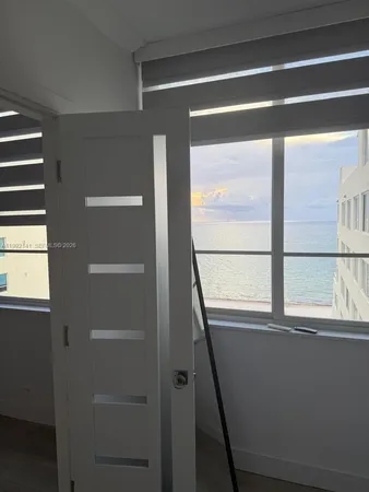 $3,700 | 5005 Collins Avenue, Unit 1525, Miami Beach, FL 33140