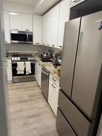 $3,700 | 5005 Collins Avenue, Unit 1525, Miami Beach, FL 33140