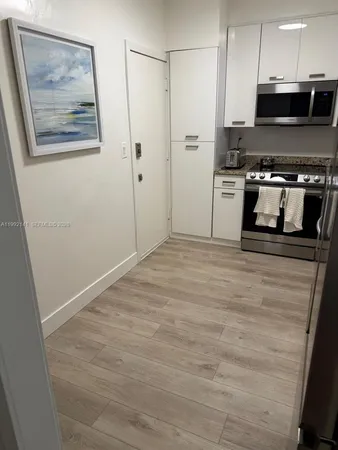 $3,700 | 5005 Collins Avenue, Unit 1525, Miami Beach, FL 33140