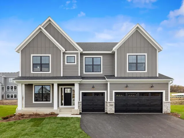 $799,990 | 7422 Waverly Avenue, Shakopee, MN 55379