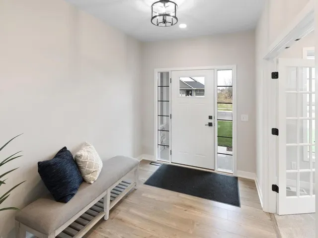 $799,990 | 7422 Waverly Avenue, Shakopee, MN 55379