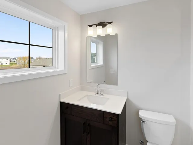 $799,990 | 7422 Waverly Avenue, Shakopee, MN 55379