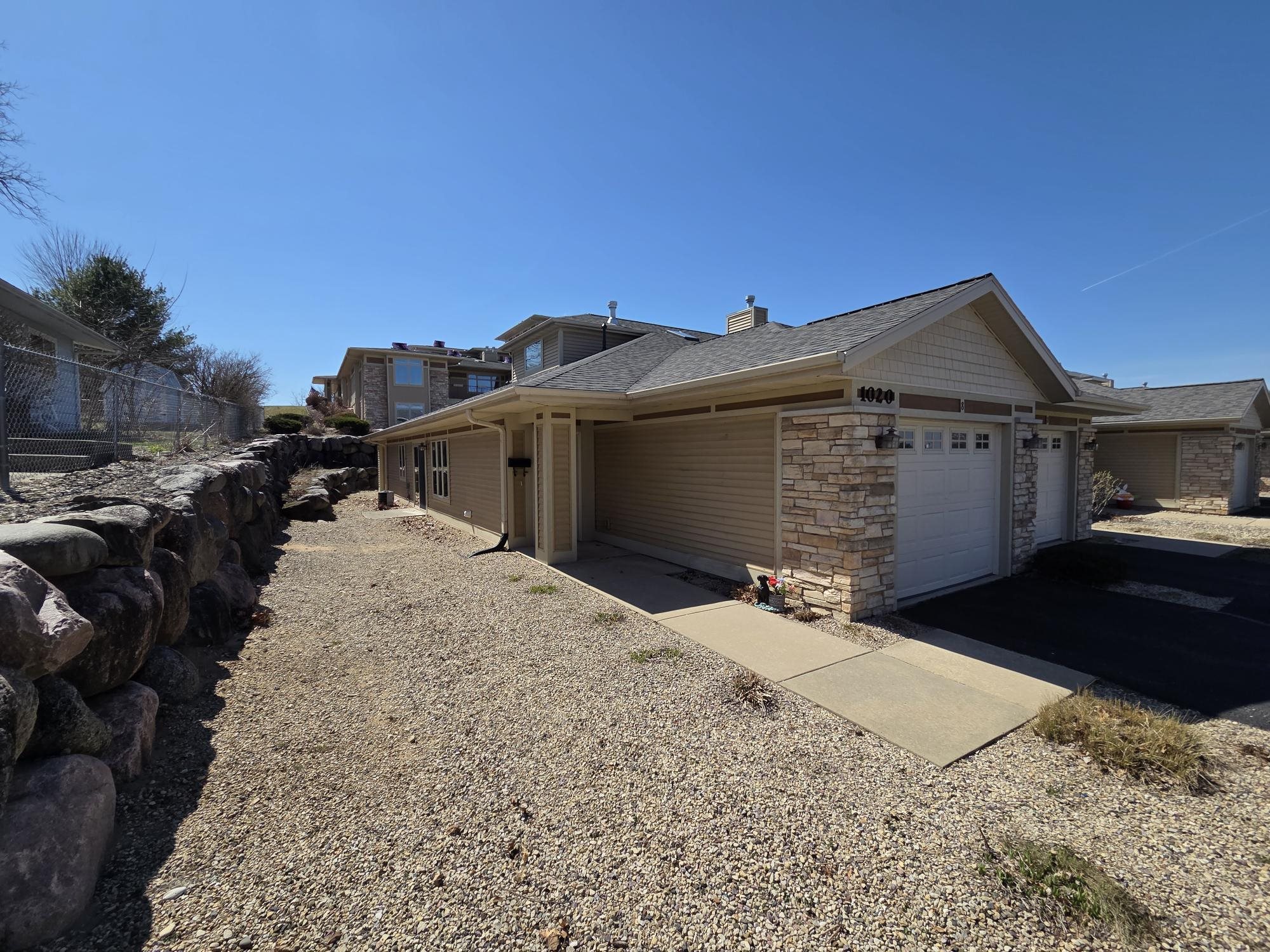 1020 Prospect Avenue, Unit 8 Portage, WI 53901 - Photo 30 of 34