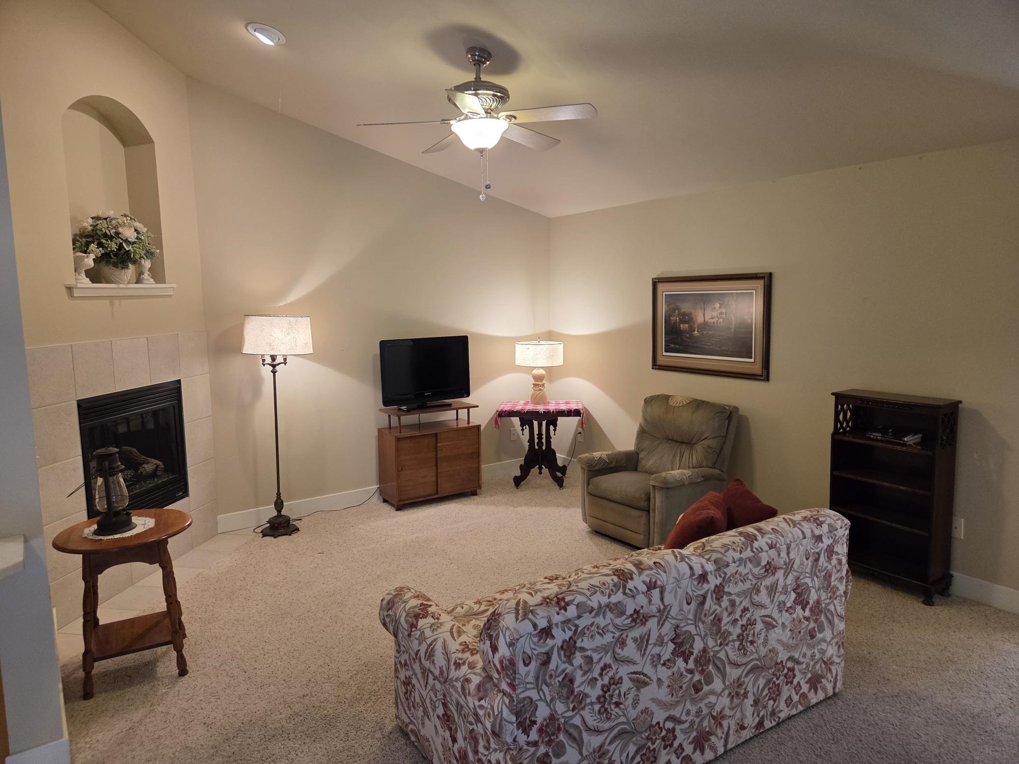 1020 Prospect Avenue, Unit 8 Portage, WI 53901 - Photo 3 of 34