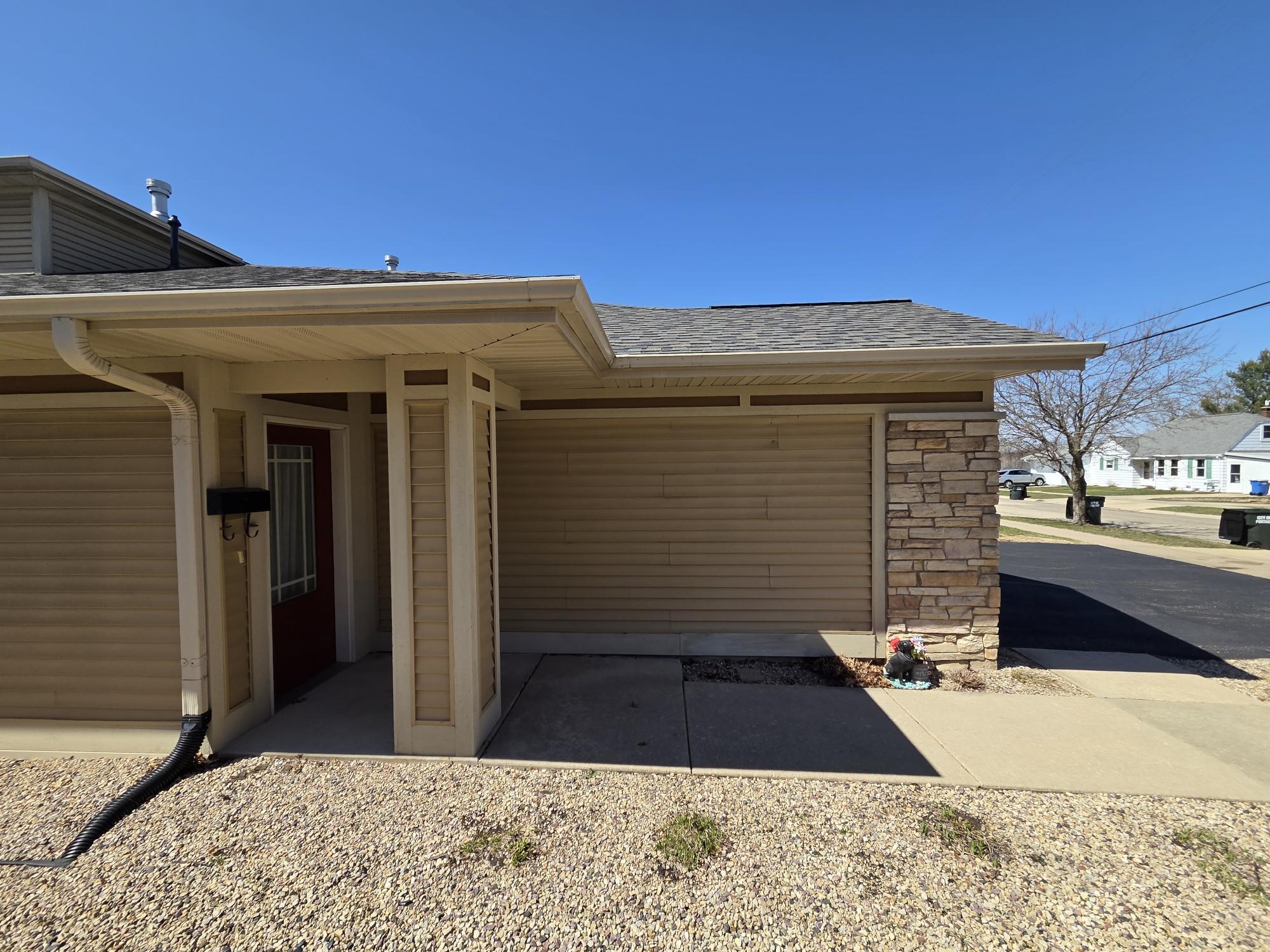 1020 Prospect Avenue, Unit 8 Portage, WI 53901 - Photo 32 of 34