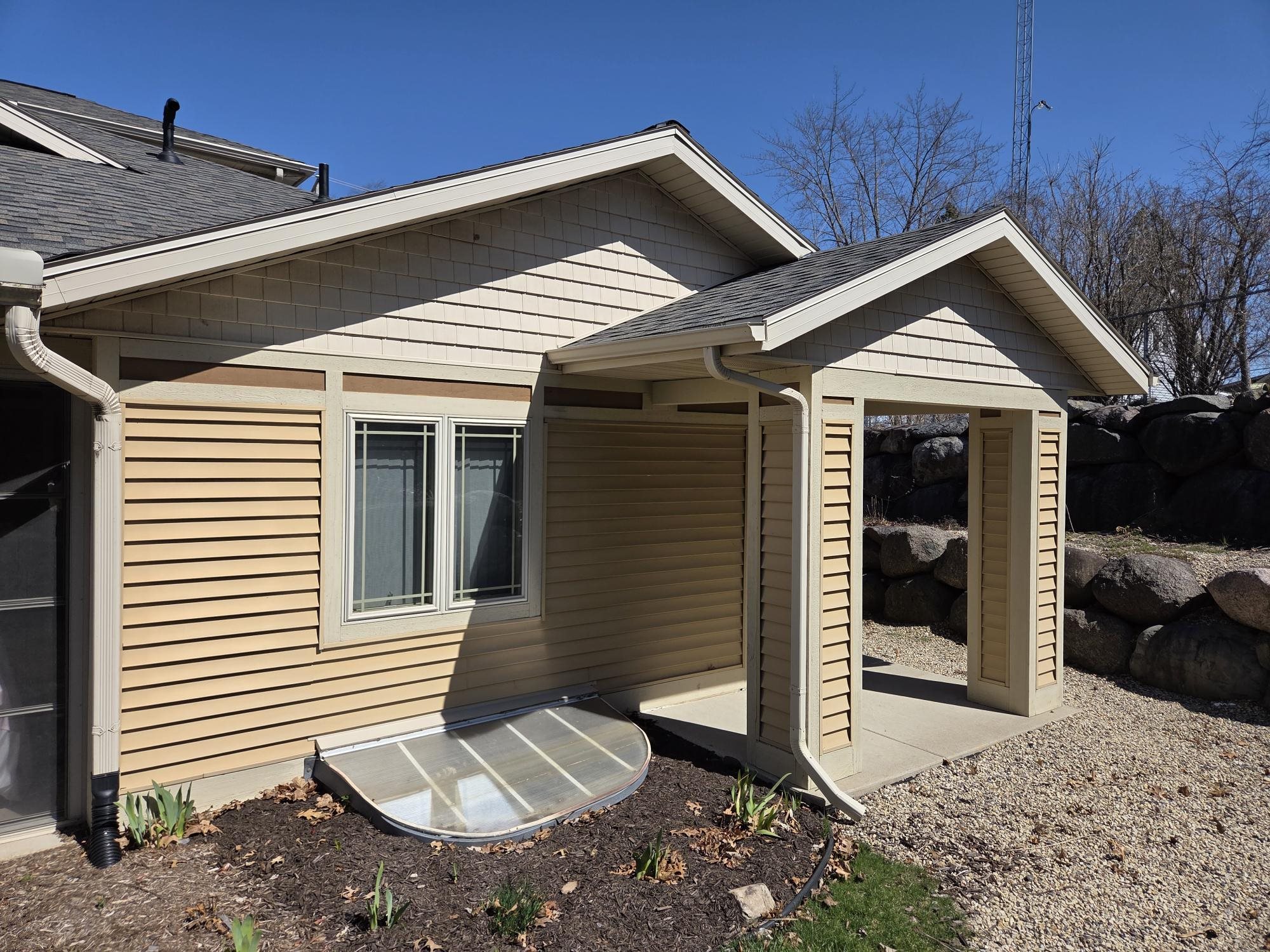 1020 Prospect Avenue, Unit 8 Portage, WI 53901 - Photo 5 of 34