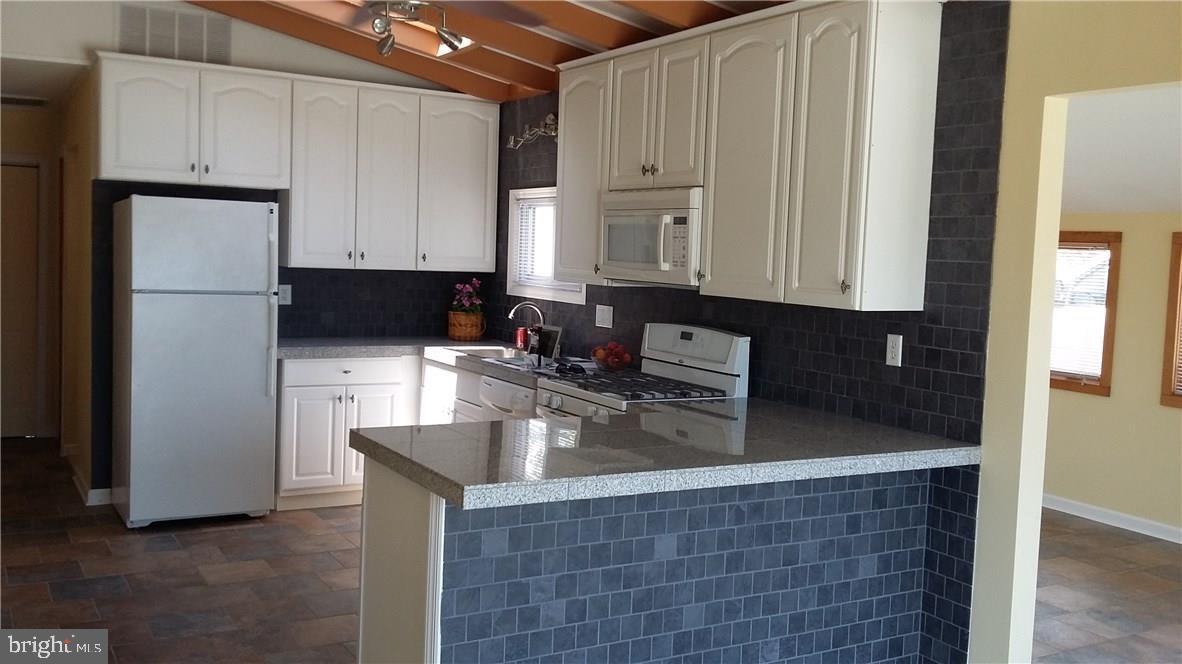 1061 Radio Road Tuckerton, NJ 08087 - Photo 9 of 28 Gallery Image 9