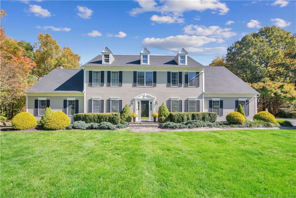 a front view of house with yard