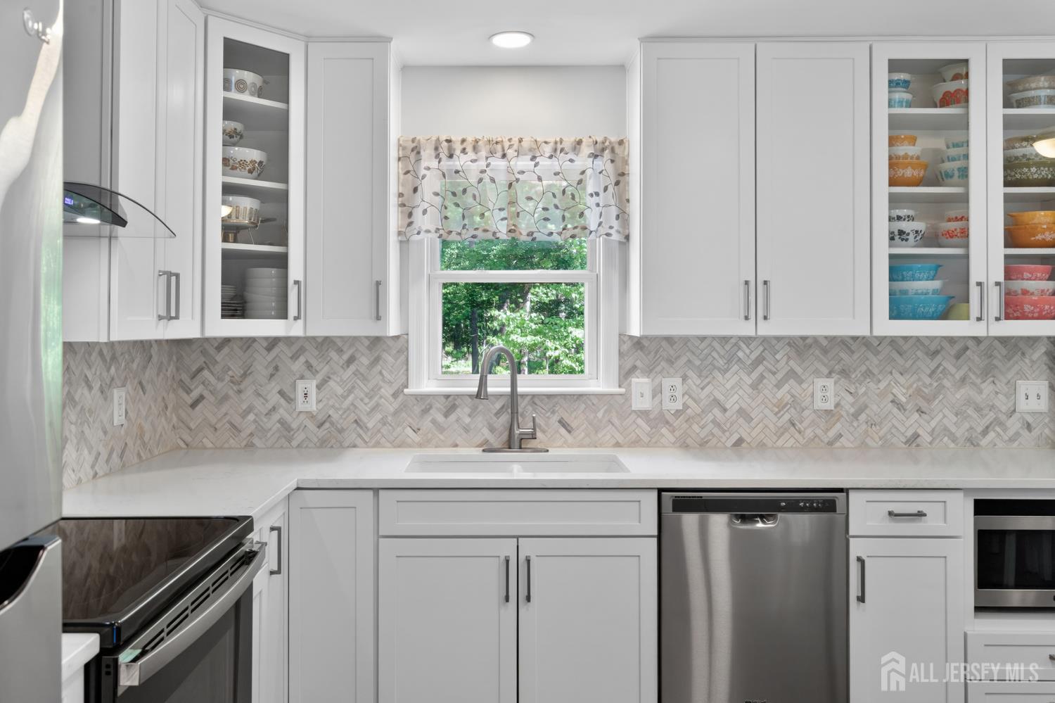 185 Fresh Ponds Road Monroe Township, NJ 08831 - Photo 4 of 60