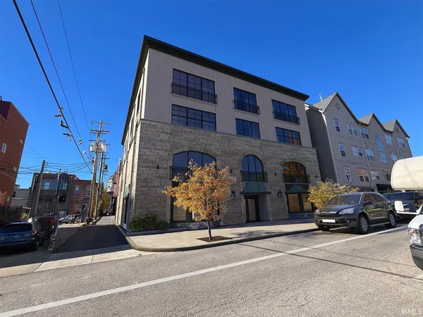 $1,249,000 | 115 North Washington Street, Unit 402, Bloomington, IN 47408