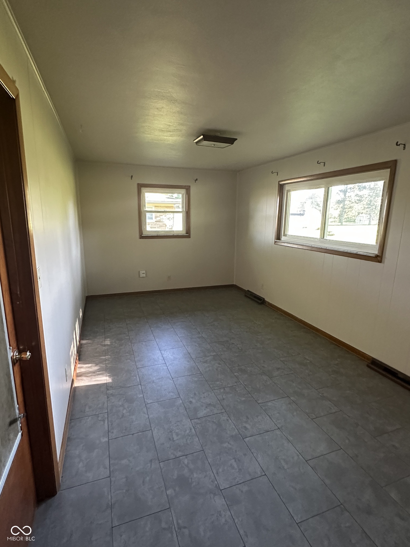 973 Mullinix Road Greenwood, IN 46143 - Photo 4 of 6