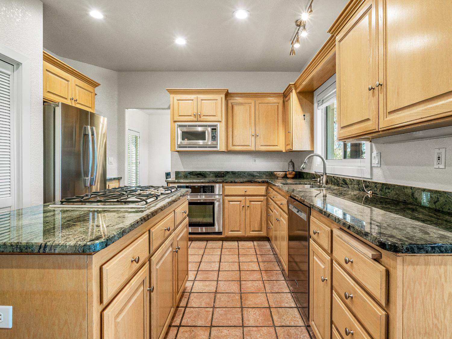 5373 Prairie Loop Placerville, CA 95667 - Photo 12 of 32