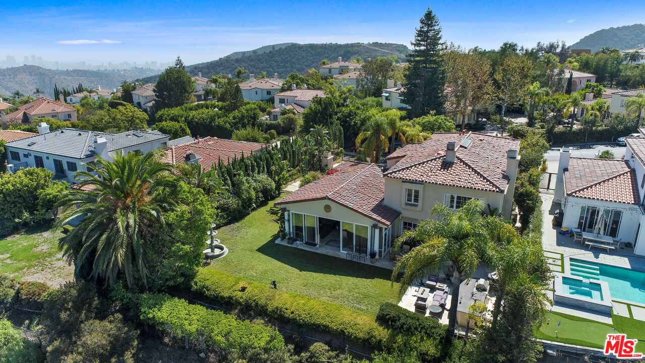 12535 Promontory Road Los Angeles, CA 90049 - Photo 41 of 42