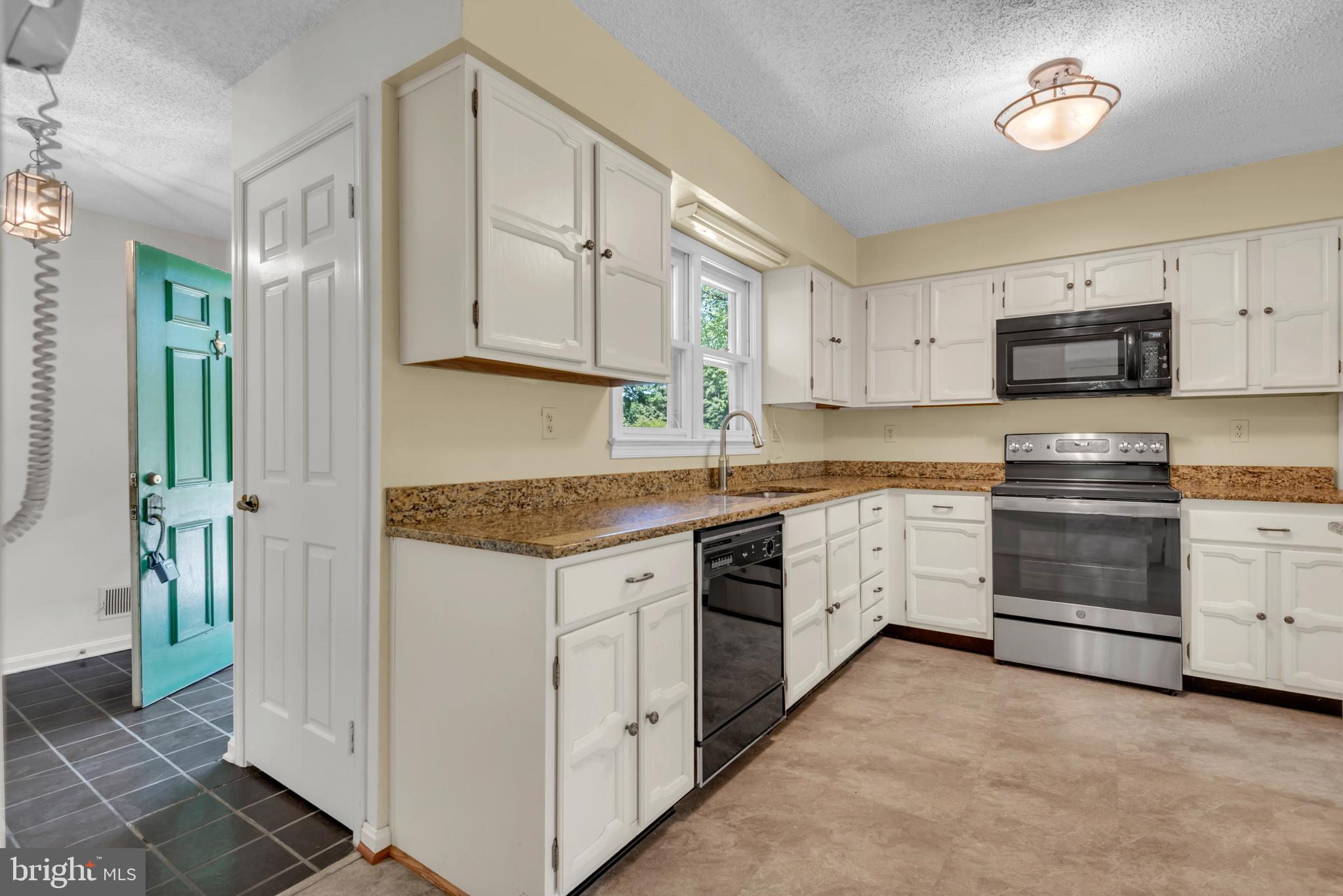 852 Woodmont Road Annapolis, MD 21401 - Photo 22 of 37