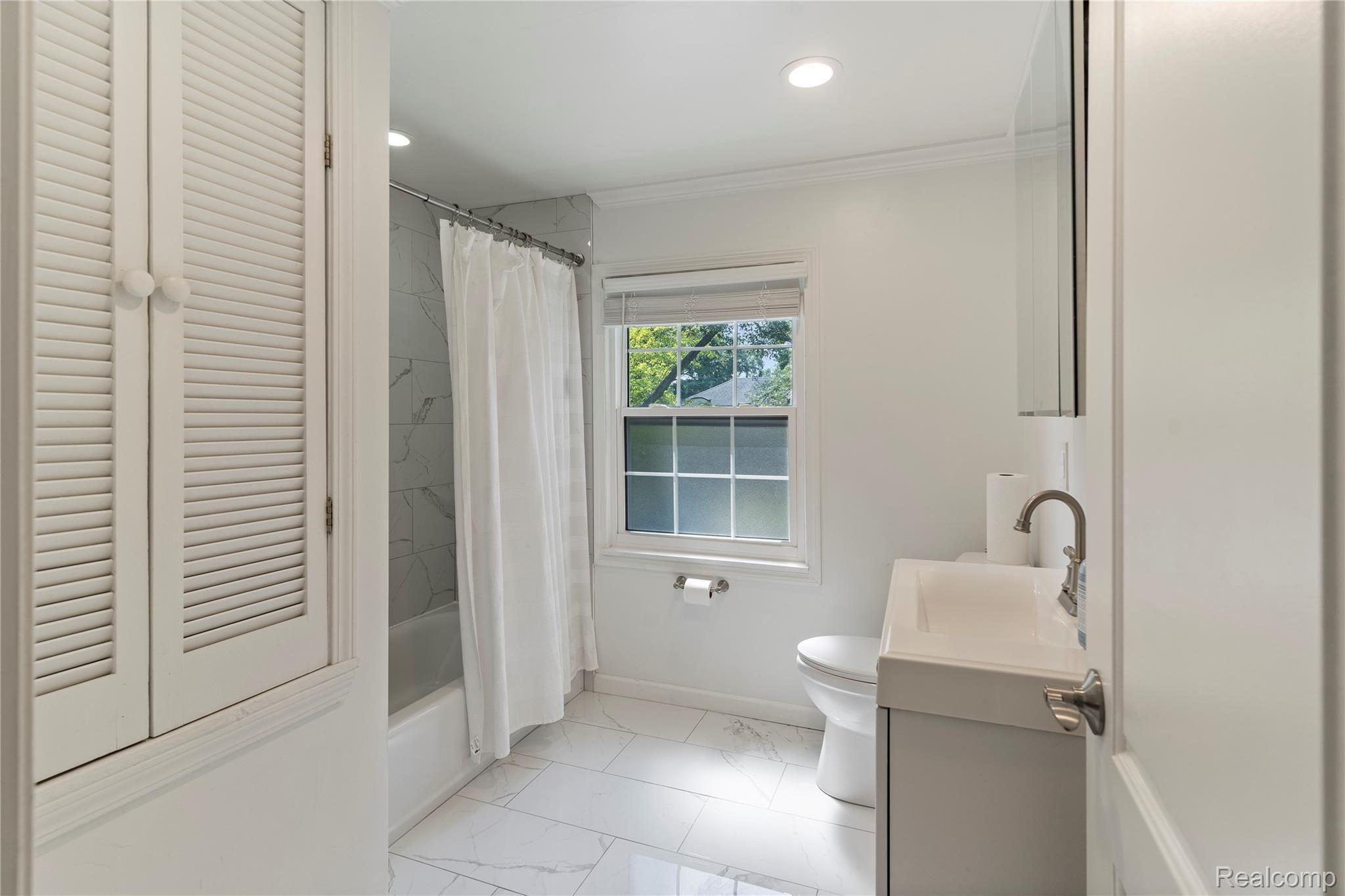 3850 Harvard Road Detroit, MI 48224 - Photo 20 of 27 DSC09774.jpg