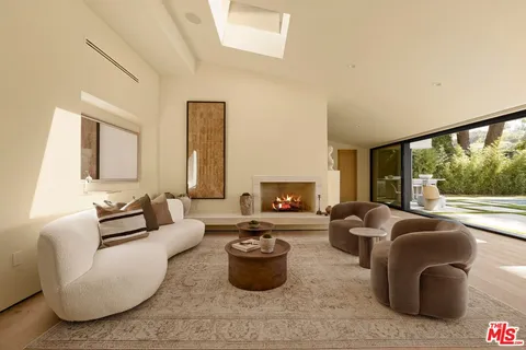 $4,495,000 | 3565 Crownridge Drive, Sherman Oaks, CA 91403