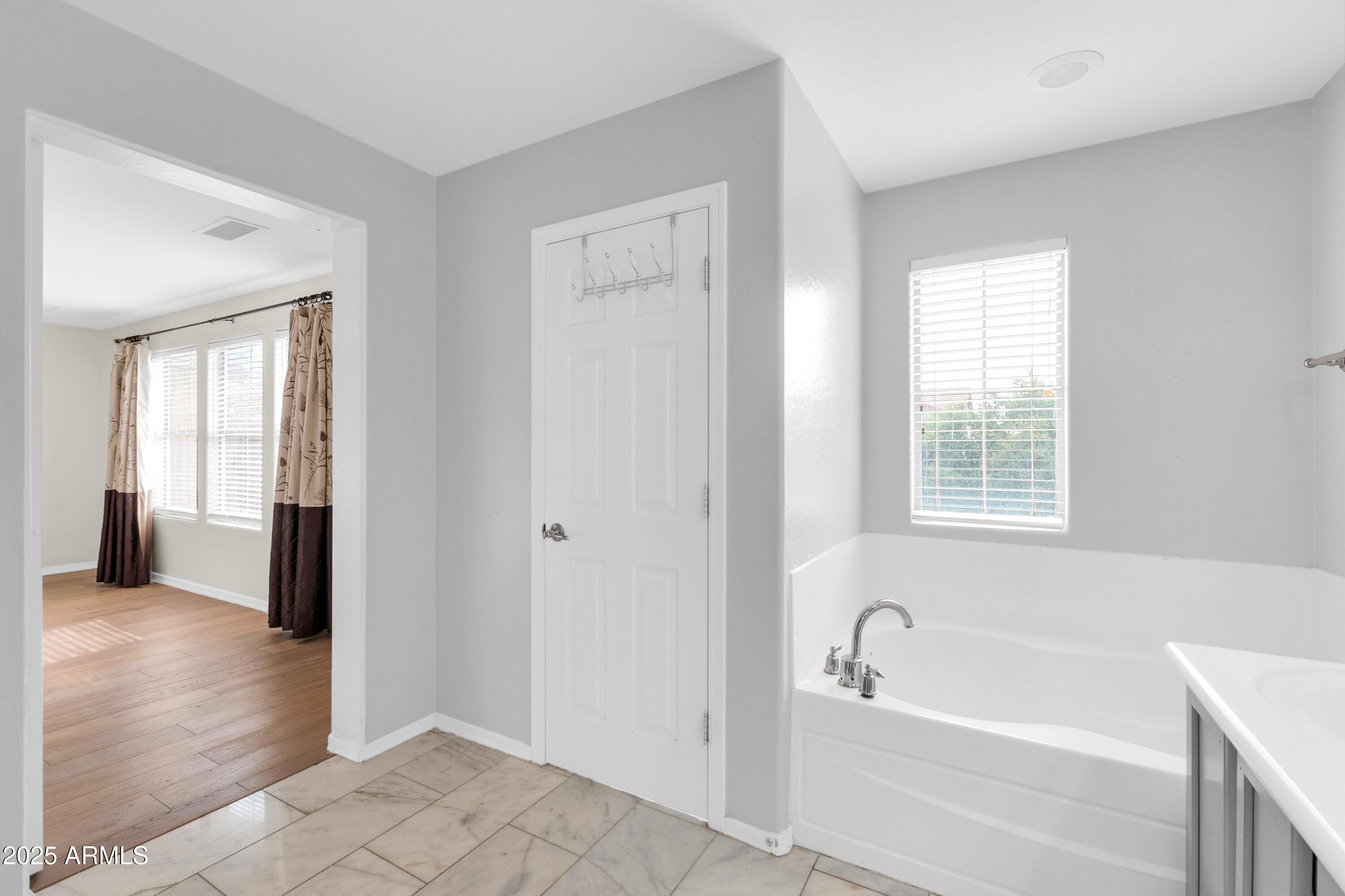 2040 West Kathleen Road Phoenix, AZ 85023 - Photo 12 of 44 Photo #12