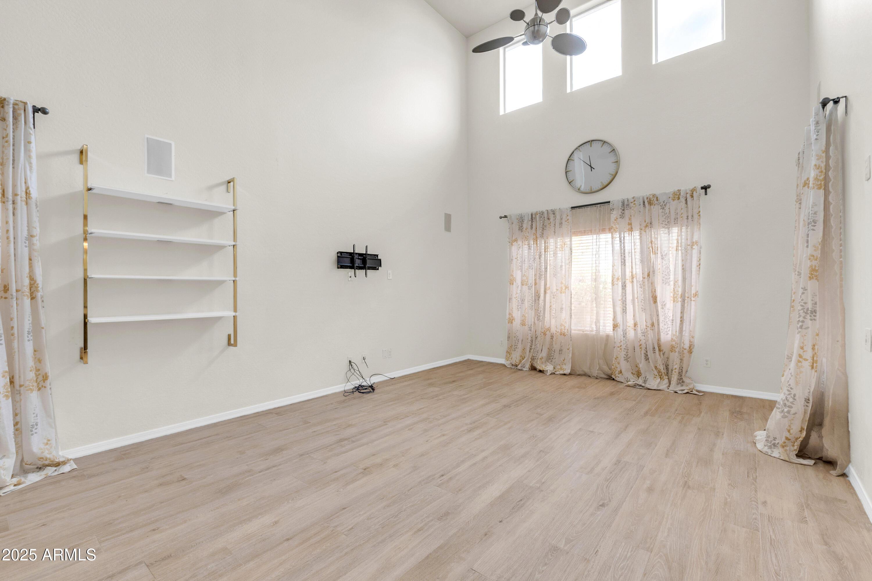 2040 West Kathleen Road Phoenix, AZ 85023 - Photo 5 of 44 Photo #5