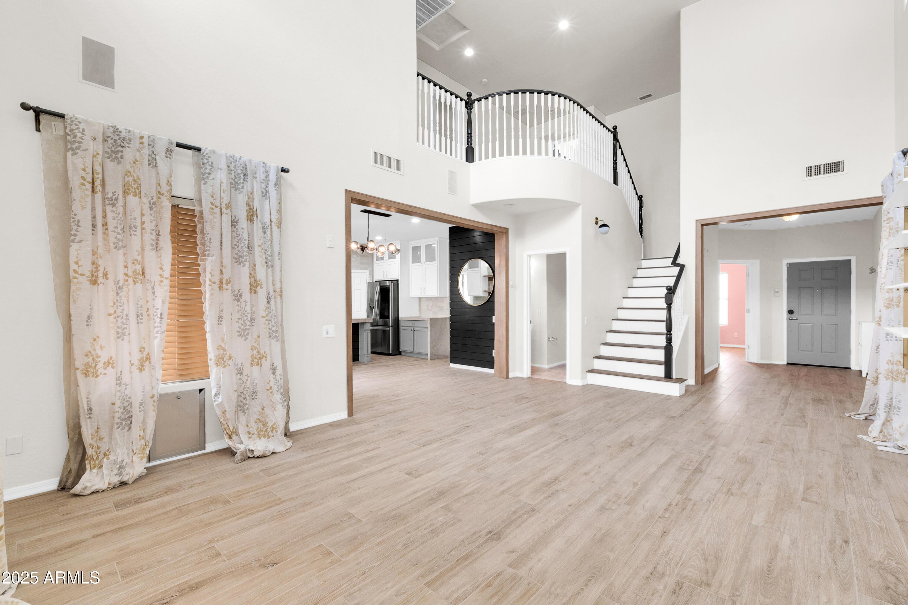 2040 West Kathleen Road Phoenix, AZ 85023 - Photo 7 of 44 Photo #7