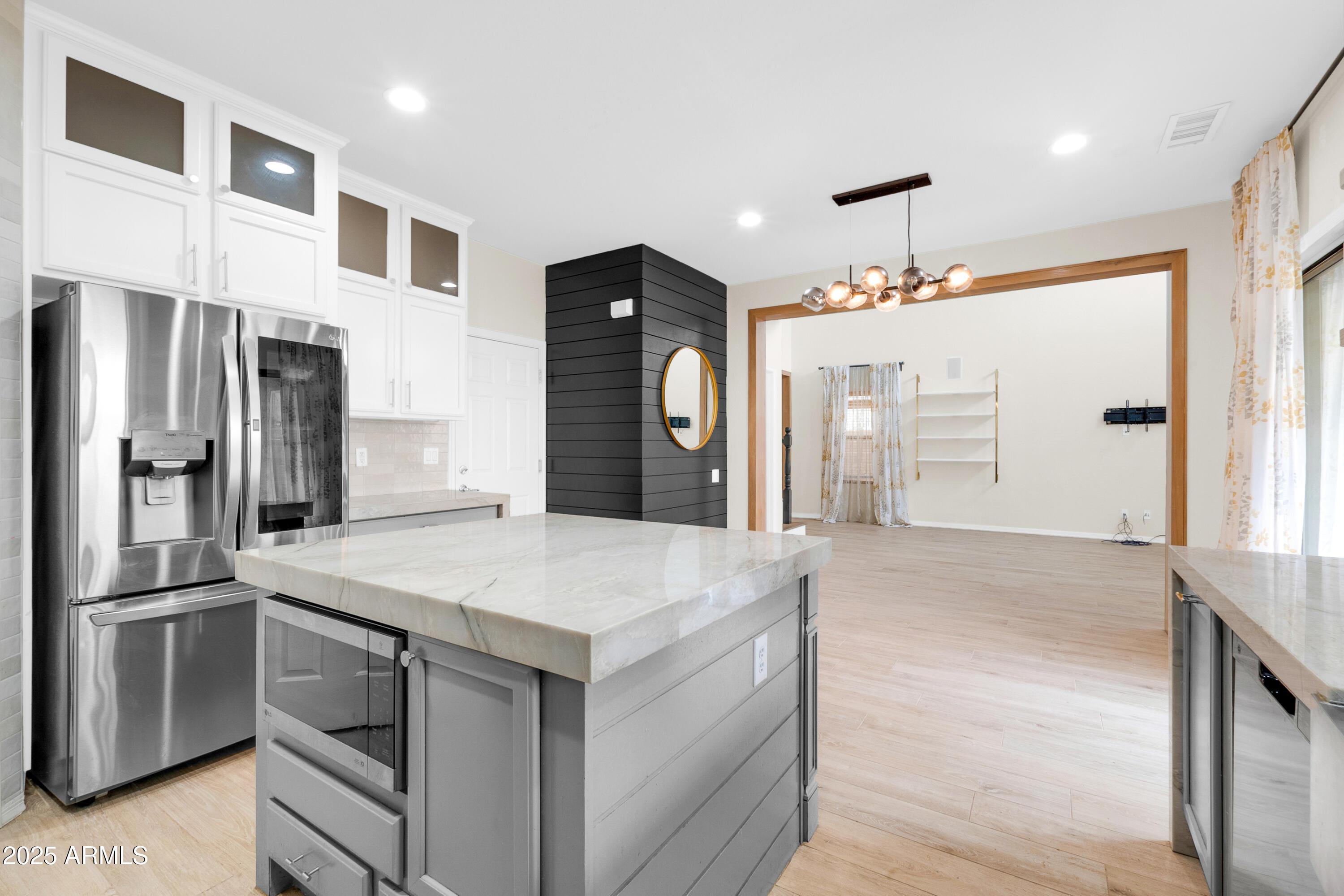 2040 West Kathleen Road Phoenix, AZ 85023 - Photo 9 of 44 Photo #9