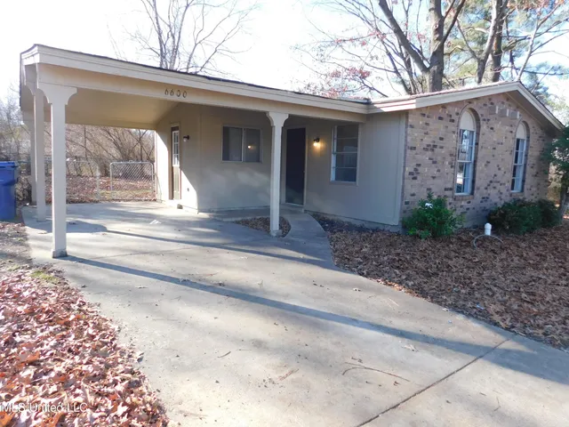 $1,195 | 6600 Embassy Circle, Horn Lake, MS 38637