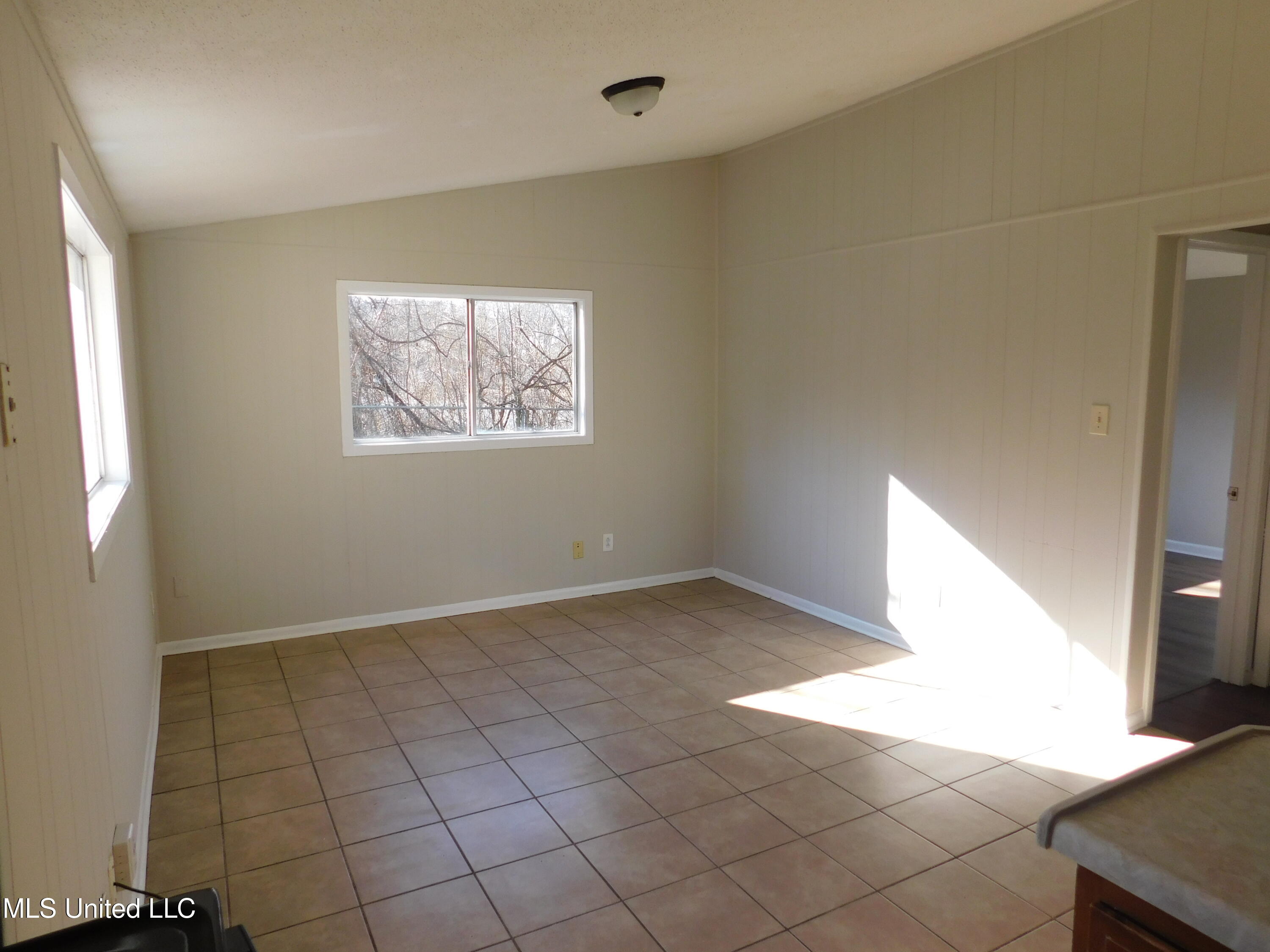 6600 Embassy Circle Horn Lake, MS 38637 - Photo 5 of 19 DSCN1556