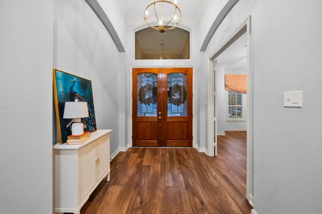 wooden floor in a gallery with wooden floor