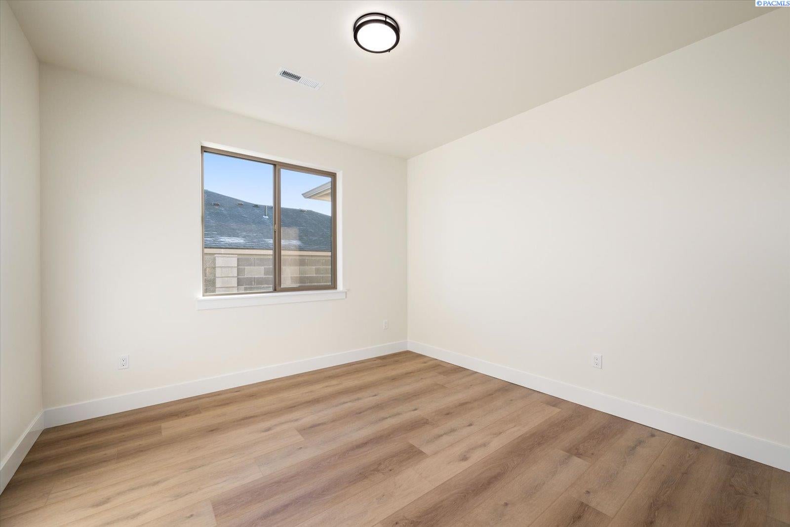 4175 East Clover Road Richland, WA 99352 - Photo 24 of 39 Gallery Image 24
